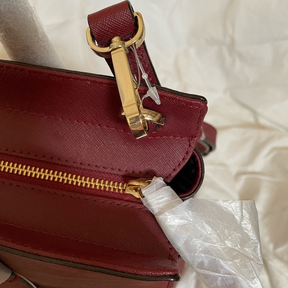 NWT Kate Spade - Candace Satchel in Train Car Red leather. - Picture 3 of 5